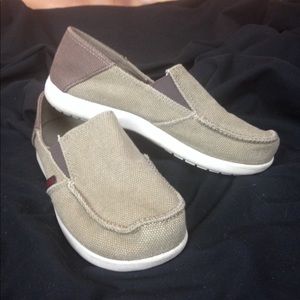 ✨Boy's CROCS (J2) Canvas Two Toned Shoes Size 2 ✨